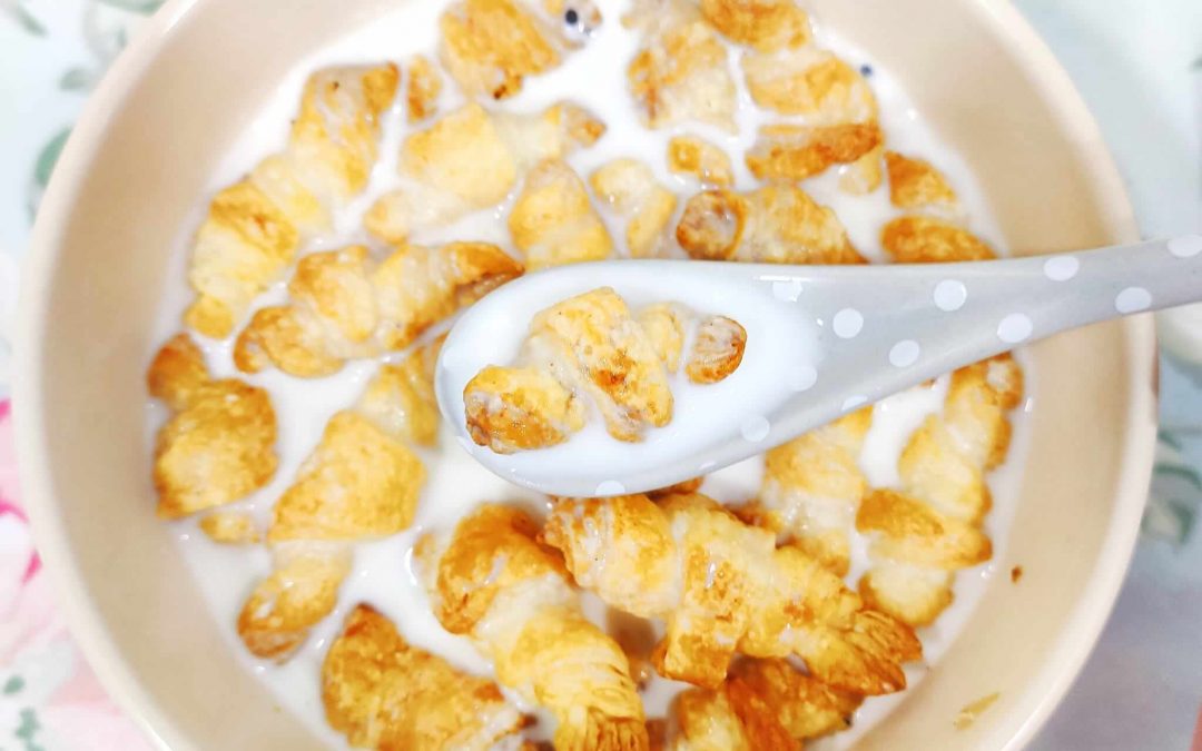 Receta – Cereales de mini cinnamon rolls y mini croissants